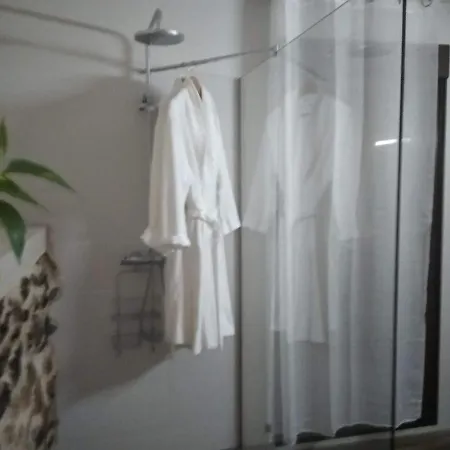 Love hotel Habitación Ideada Parejas Con Jacuzzi, Desayuno Romántico Y Opción De Cenas En Su Restaurante