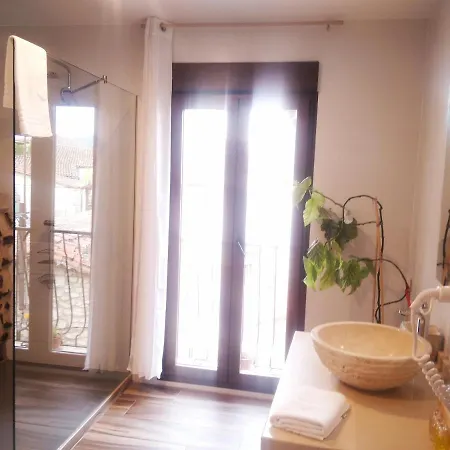 Ideada Parejas Con Jacuzzi, Desayuno Romantico Y Opcion De Cenas En Su Restaurante 情趣酒店