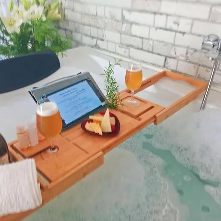 Ideada Parejas Con Jacuzzi, Desayuno Romantico Y Opcion De Cenas En Su Restaurante * Villamiel