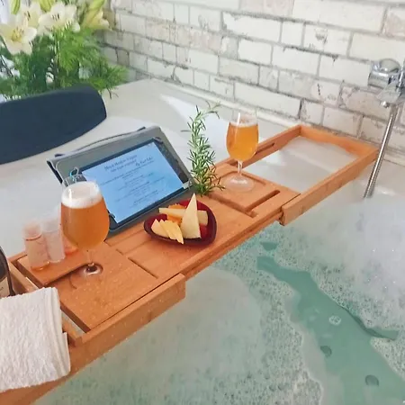 Ideada Parejas Con Jacuzzi, Desayuno Romantico Y Opcion De Cenas En Su Restaurante 情趣酒店 Villamiel