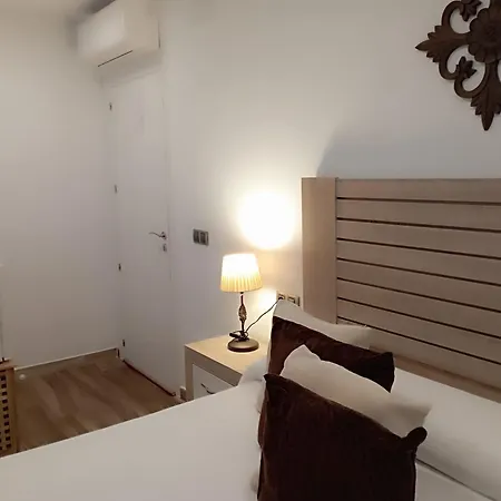 Hotel Rural Ideado Para Parejas Con Opcion De Cena En Su Restaurante Villamiel