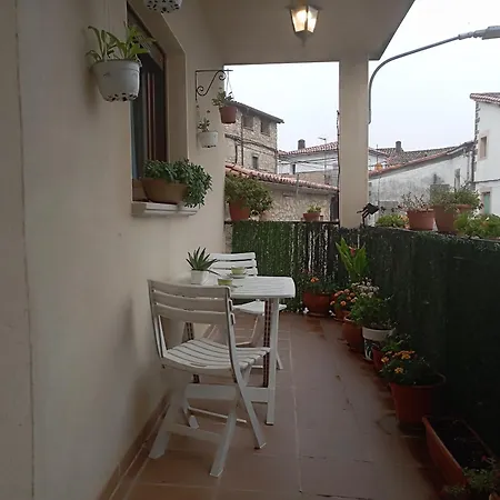 Hotel Rural Ideado Para Parejas Con Opcion De Cena En Su Restaurante Villamiel