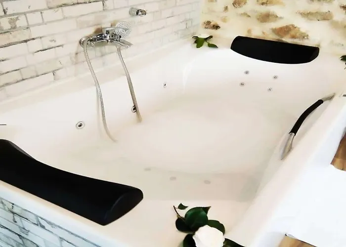 Love hotel Habitación Ideada Parejas Con Jacuzzi, Desayuno Romántico Y Opción De Cenas En Su Restaurante Villamiel