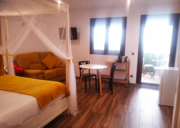 Ideada Parejas Con Jacuzzi, Desayuno Romantico Y Opcion De Cenas En Su Restaurante Liefdeshotel